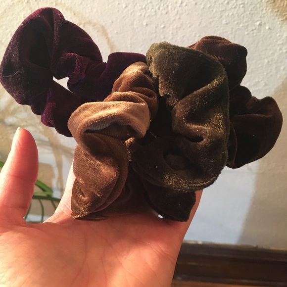 Velvet Scunci Bundle - Picture 1 of 5